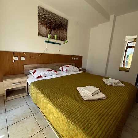 Garsoniere Victor Seaview Aer Conditionat-bucatari-primim Carduri Vacanta-pet Friendly 150 M De Plaja Reyna- Zoom Апартаменты *