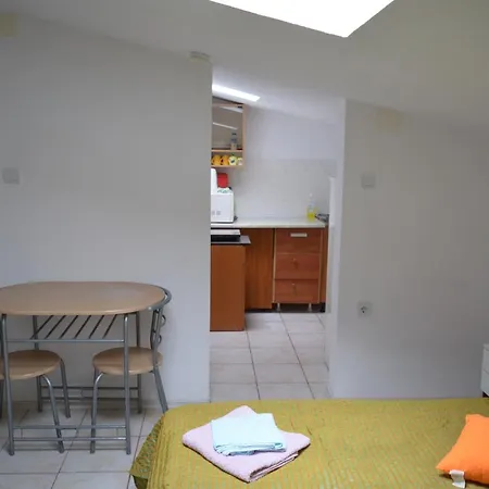 Garsoniere Victor Seaview Aer Conditionat- Bucatarie-primim Carduri Vacanta-pet Friendly La 3 Minute De Plaja Reyna-zoom Апартаменты