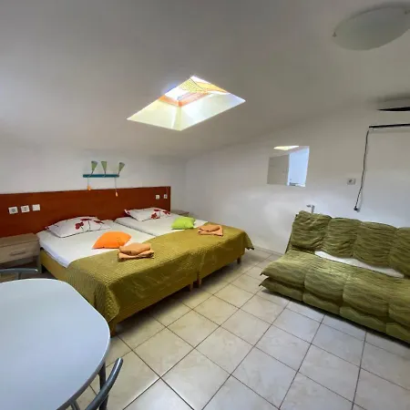 Apartamento Garsoniere Victor Seaview Aer Conditionat- Bucatarie-primim Carduri Vacanta-pet Friendly La 3 Minute De Plaja Reyna-zoom *