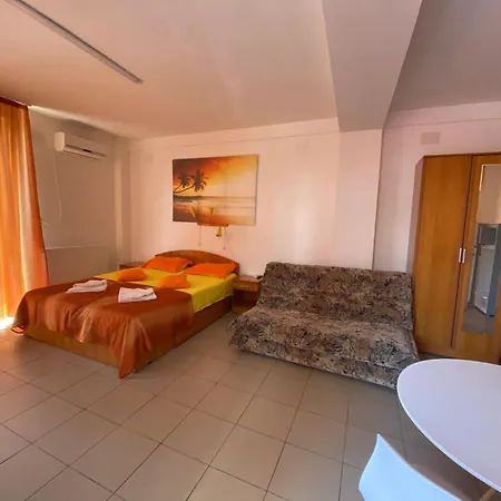 Garsoniere Victor Seaview Aer Conditionat-Bucatari-Primim Carduri Vacanta-Pet Friendly 150 M De Plaja Reyna- Zoom Beach * Constanţa