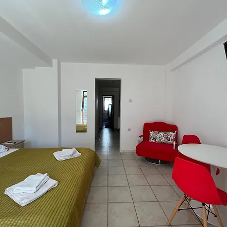 Garsoniere Victor Seaview Aer Conditionat-Bucatari-Primim Carduri Vacanta-Pet Friendly 150 M De Plaja Reyna- Zoom Beach * Constanţa