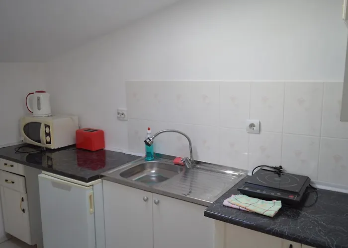 Garsoniere Victor Seaview Aer Conditionat- Bucatarie-primim Carduri Vacanta-pet Friendly La 3 Minute De Plaja Reyna-zoom Апартаменты