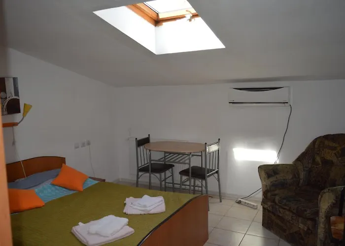 Апартаменты Garsoniere Victor Seaview Aer Conditionat- Bucatarie-primim Carduri Vacanta-pet Friendly La 3 Minute De Plaja Reyna-zoom *