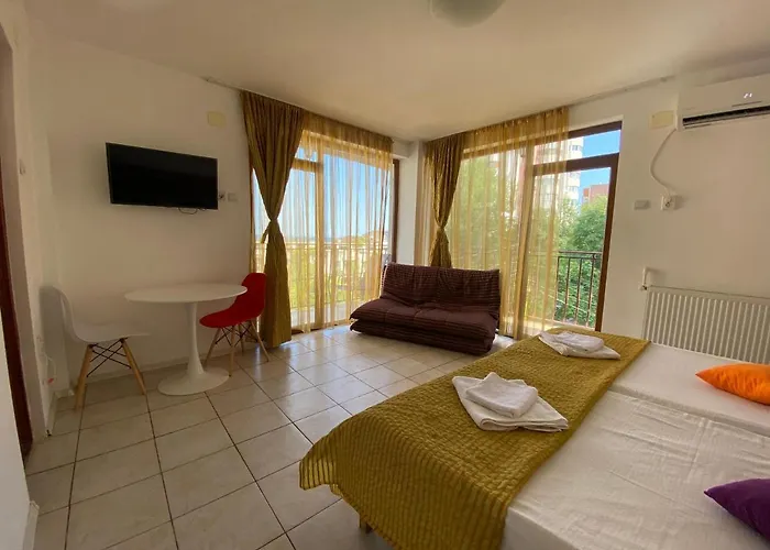 Garsoniere Victor Seaview Aer Conditionat- Bucatarie-primim Carduri Vacanta-pet Friendly La 3 Minute De Plaja Reyna-zoom Апартаменты