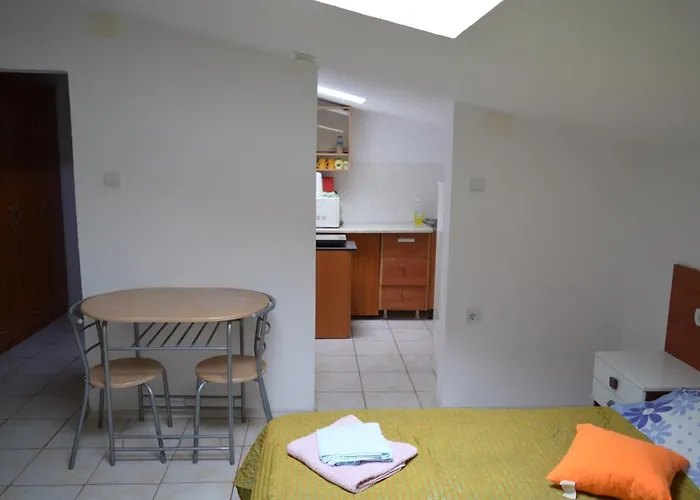 Garsoniere Victor Seaview Aer Conditionat- Bucatarie-primim Carduri Vacanta-pet Friendly La 3 Minute De Plaja Reyna-zoom Апартаменты