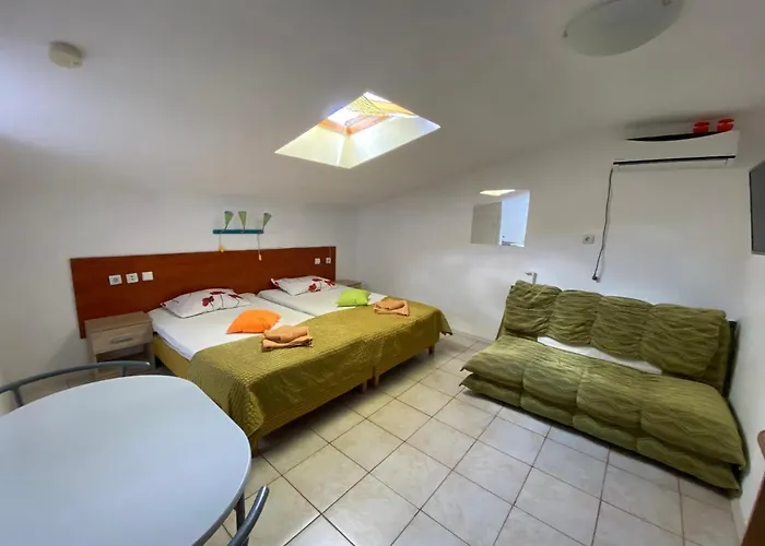 Апартаменты Garsoniere Victor Seaview Aer Conditionat- Bucatarie-primim Carduri Vacanta-pet Friendly La 3 Minute De Plaja Reyna-zoom *