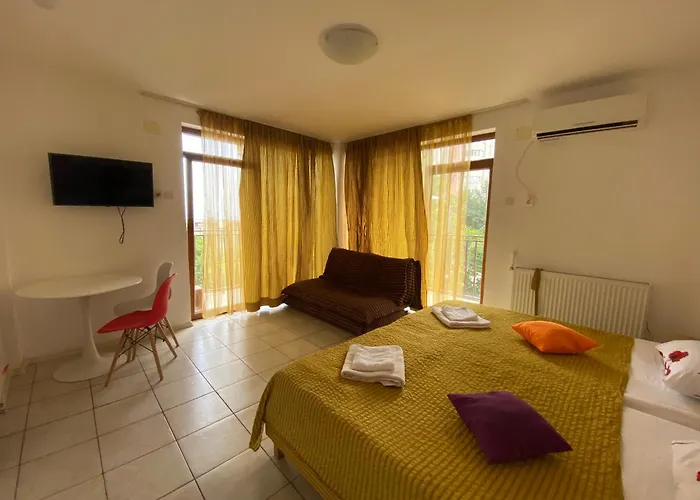 Garsoniere Victor Seaview Aer Conditionat- Bucatarie-primim Carduri Vacanta-pet Friendly La 3 Minute De Plaja Reyna-zoom Апартаменты