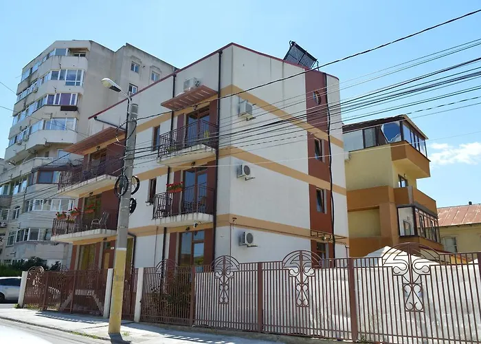 Garsoniere Victor Seaview Aer Conditionat- Bucatarie-primim Carduri Vacanta-pet Friendly La 3 Minute De Plaja Reyna-zoom Апартаменты